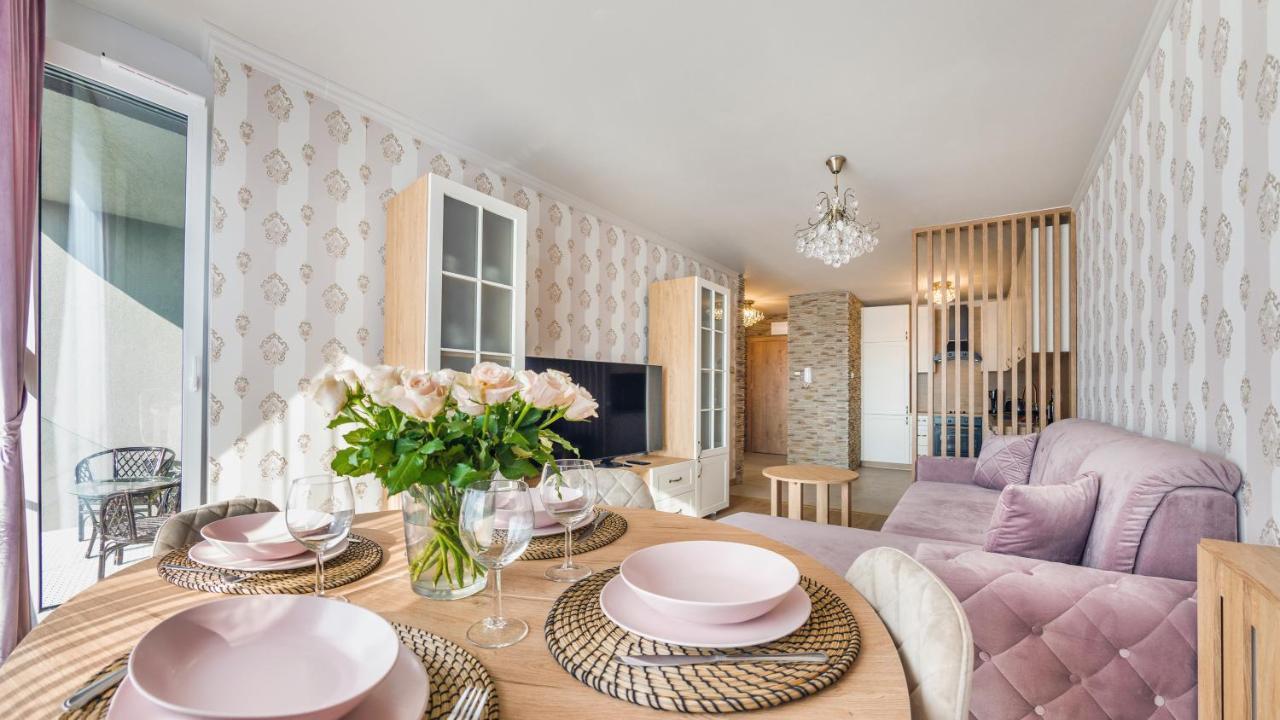 Apartament Z 1 Sypialnia Retro Deluxe 60 F Perlowa Przystan - Holiday City Kołobrzeg Eksteriør billede