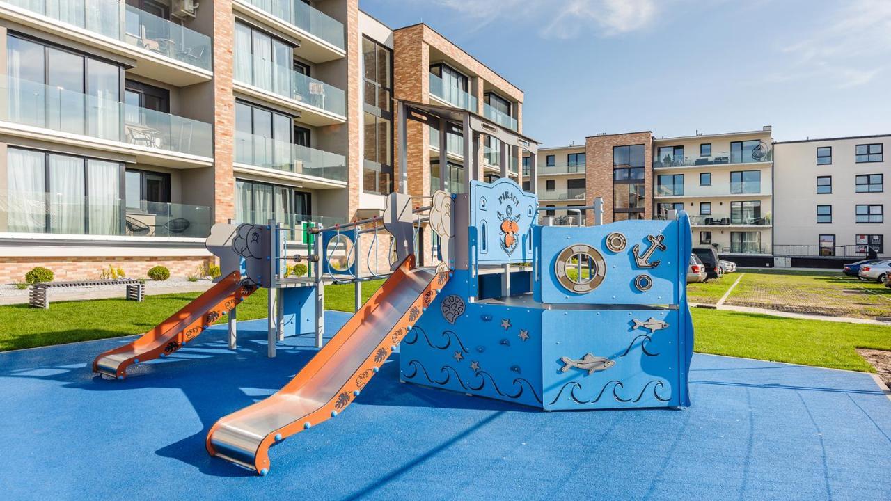Apartament Z 1 Sypialnia Retro Deluxe 60 F Perlowa Przystan - Holiday City Kołobrzeg Eksteriør billede
